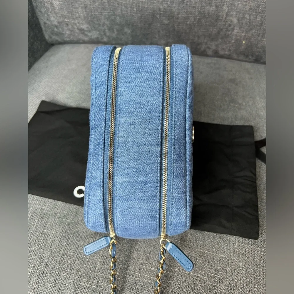 CHANEL CC denim Double Zip Vanity Case - Picture 10 of 14